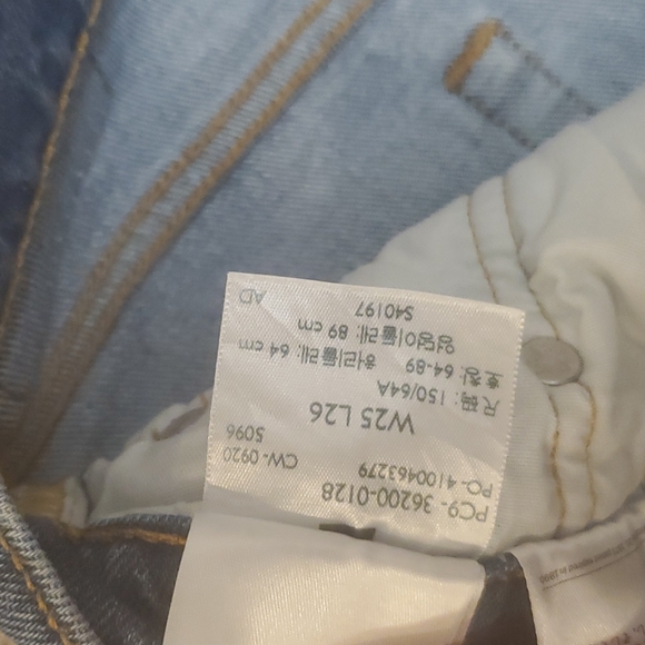 Levis 501 jeans. Size 25 - Picture 4 of 5
